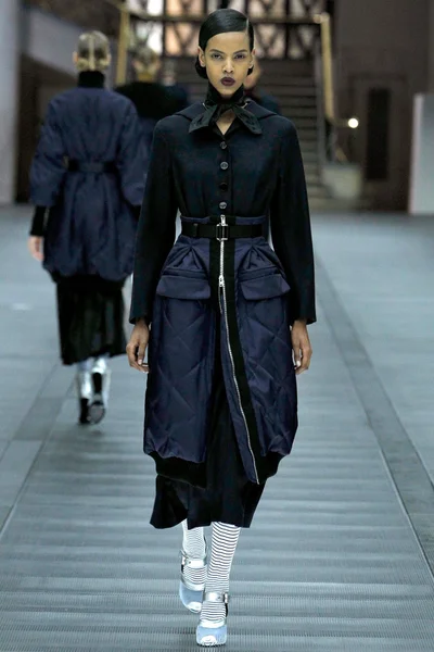 Look 10